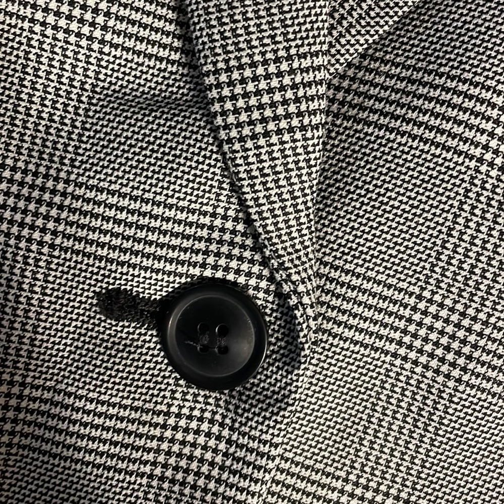 Blazer - Picture 3 of 4